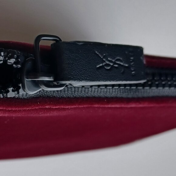 YSL Yves Saint Laurent Mini Velvet Cosmetic Pouch / Bag - NEW - Picture 5 of 9